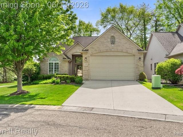 Condo for sale in Waterford, Michigan