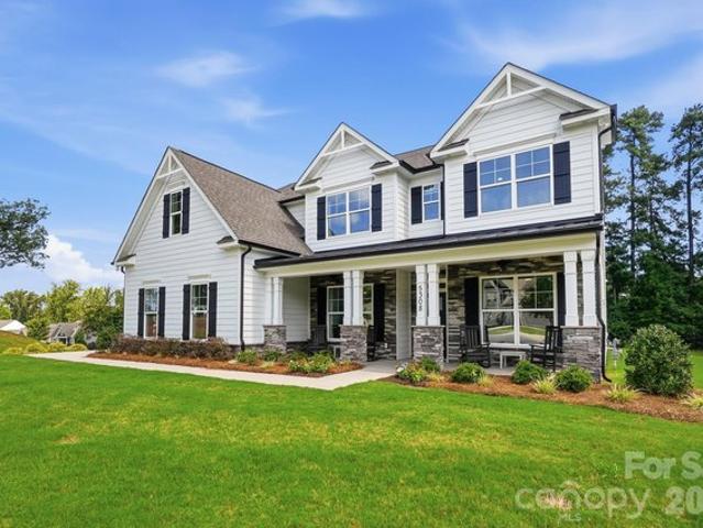 House for sale in Matthews, Mecklenburg County