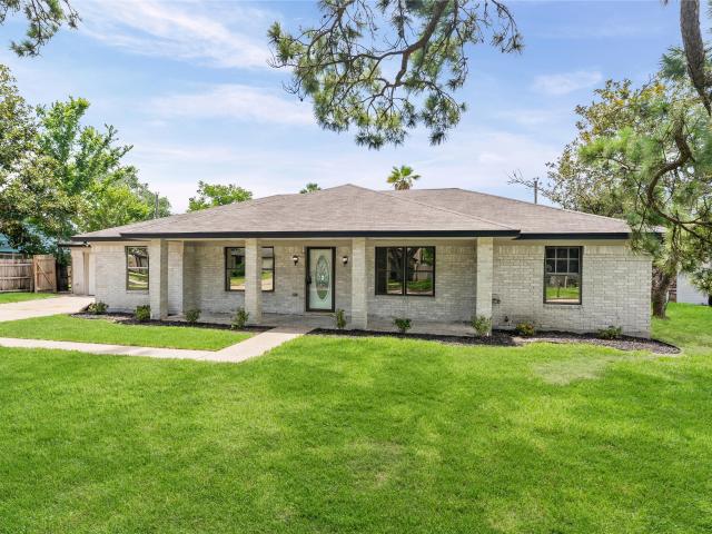House for sale in Santa Fe, Galveston County