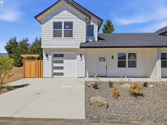 House for sale in Oregonia