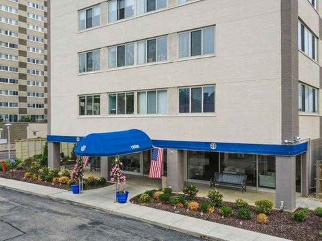 Condo for sale in Lakewood, Cuyahoga County