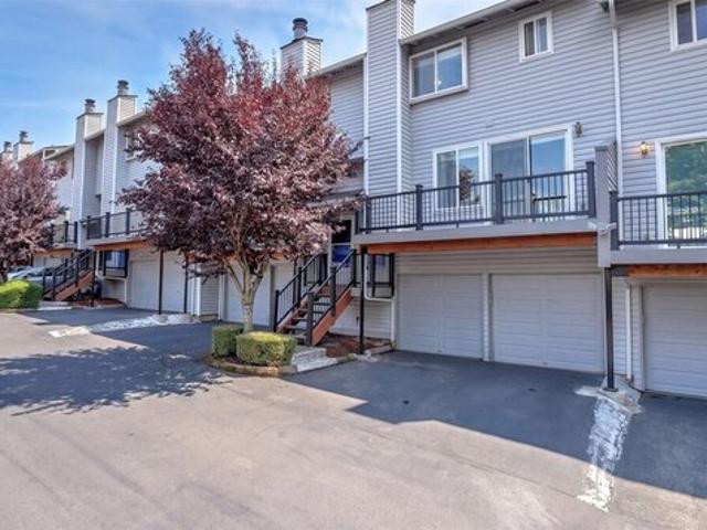 Townhouse for sale in Bellevue, Washington