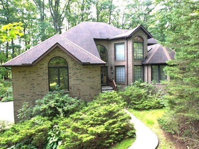 House for sale in Chardon, Geauga County