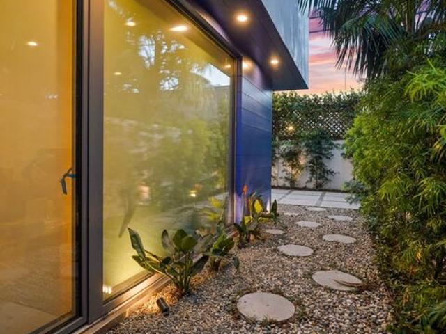 Property for rent in Canoga Park, California