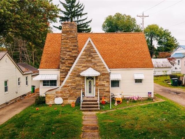 House for sale in Coshocton, Coshocton County