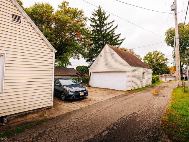 House for sale in Coshocton, Coshocton County