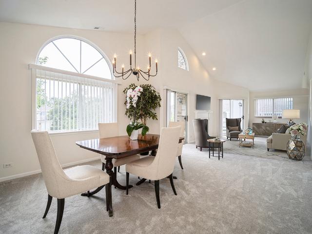 Townhouse for sale in Buffalo Grove