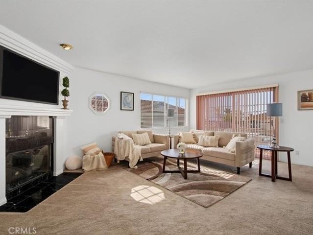 Townhouse for sale in Canoga Park, California