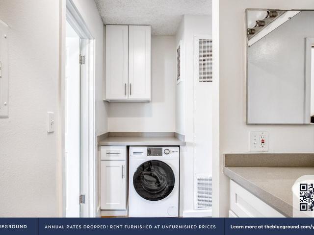 Apartment for rent in Canoga Park, California