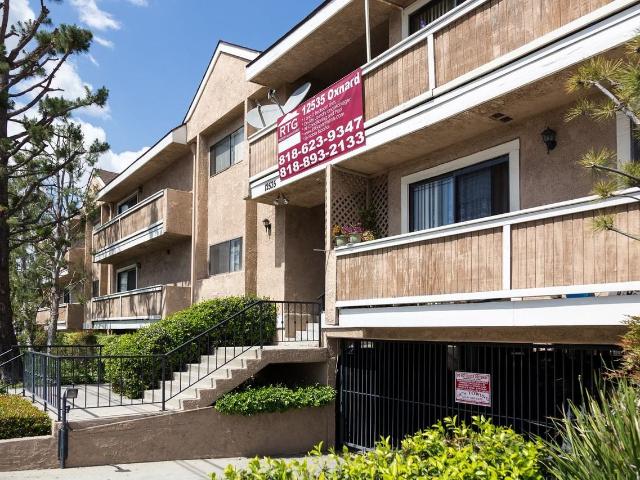 Apartment for rent in North Hollywood Neighborhood Council District, Canoga Park