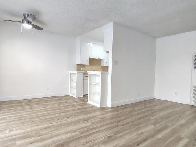 Apartment for rent in Canoga Park, California