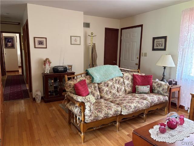 House for sale in Oneida, New York