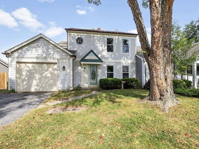 Townhouse for sale in Mundelein, Illinois