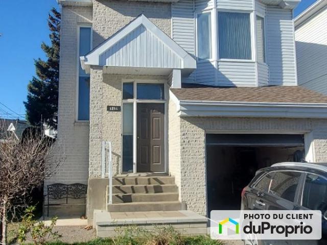 House for rent in Sainte-Rose, Laval (région administrative)