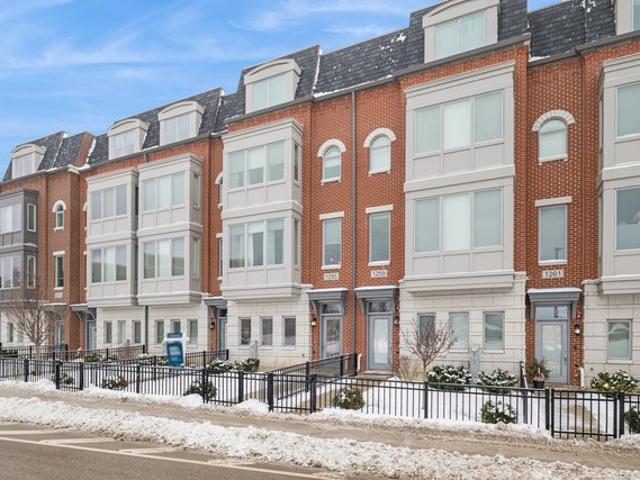 Townhouse for sale in Northbrook, Illinois