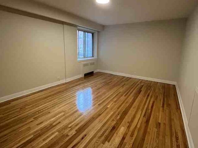 Apartment for rent in Mont-royal, Quebec