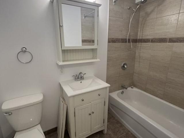 Apartment for rent in Mont-royal, Quebec