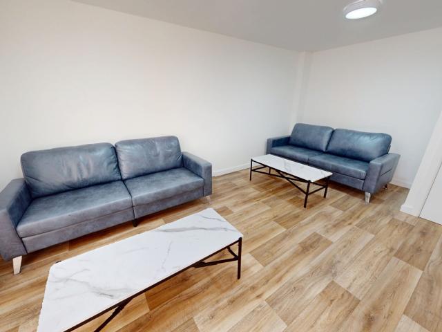 Studio for rent in Stirchley, West Midlands