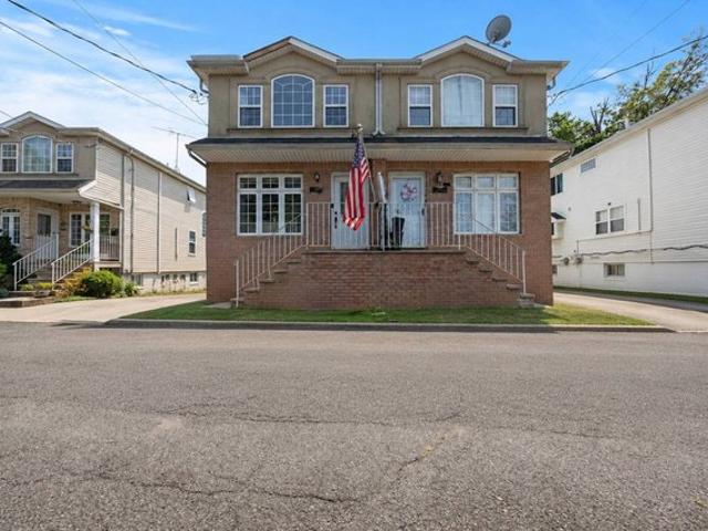 House for sale in Staten Island, New York