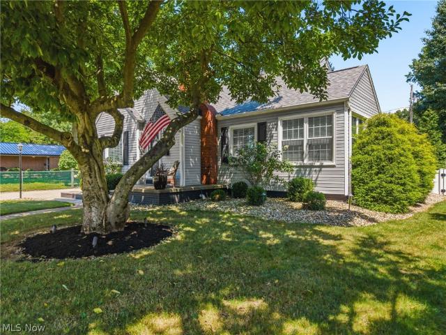 House for sale in Kendall Heights, Massillon