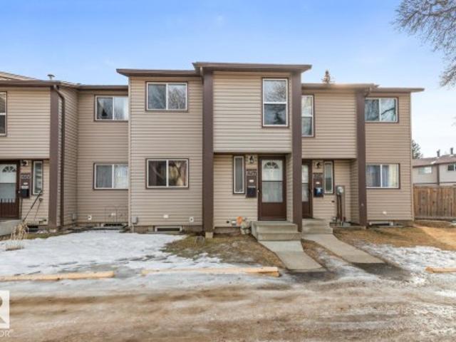 Townhouse for sale in Wedgewood, Alberta