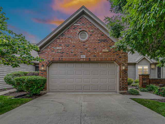 Townhouse for sale in Aurora, Illinois