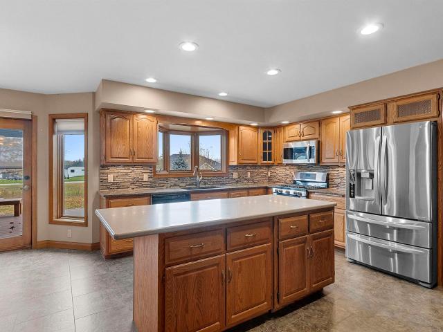 House for sale in Suamico, Brown County