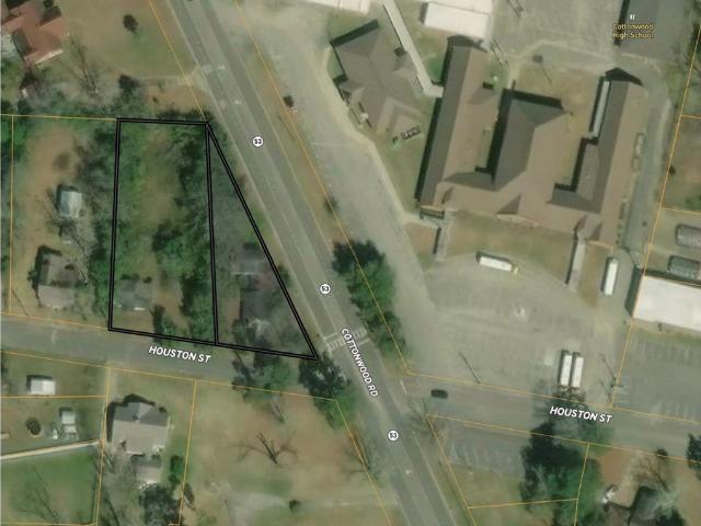Land for sale in Cottonwood, Alabama