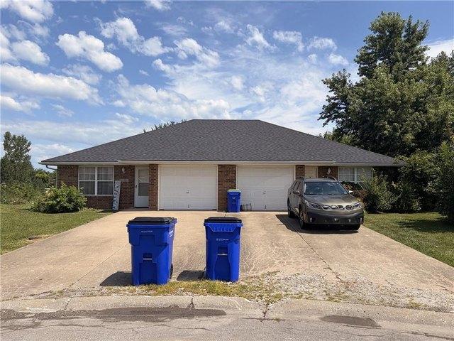 House for sale in Grain Valley, Jackson County
