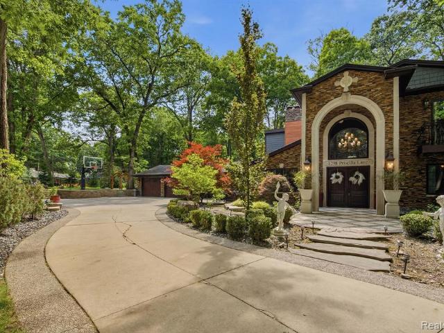 House for sale in Christian Hills, Rochester Hills