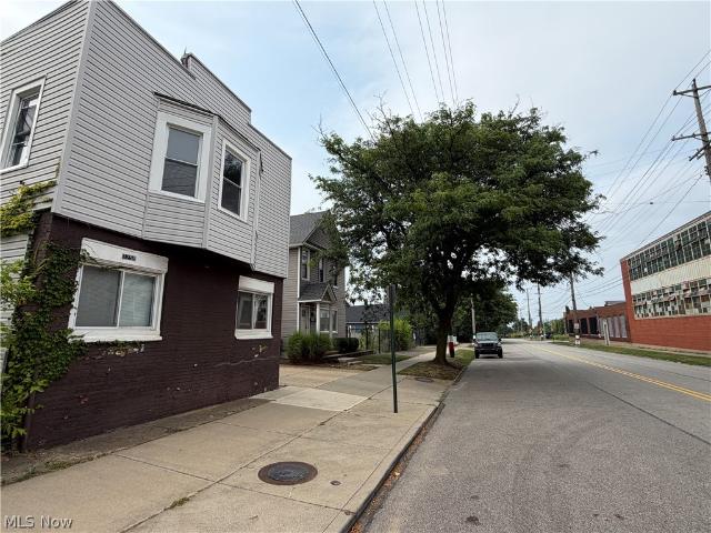 House for sale in Detroit - Shoreway, Cleveland