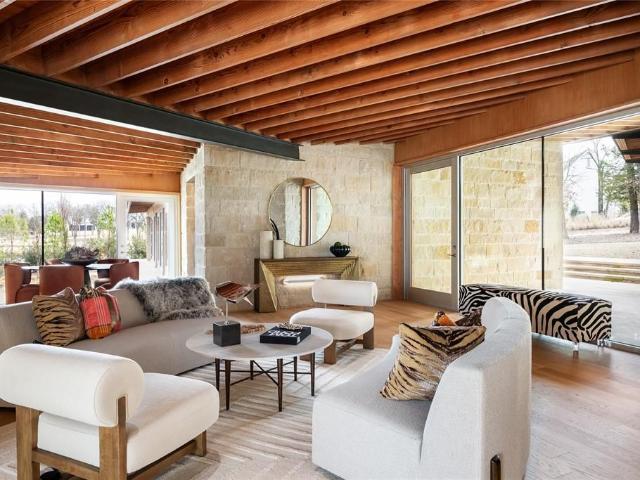 House for sale in Henderson, Texas
