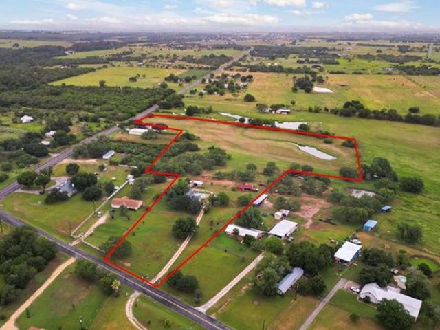 House for sale in Saint Hedwig, Texas