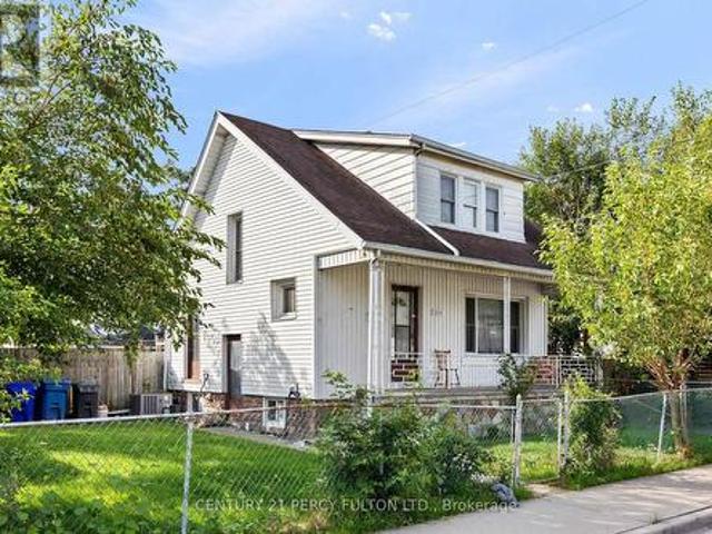 House for sale in Little Italy, Windsor