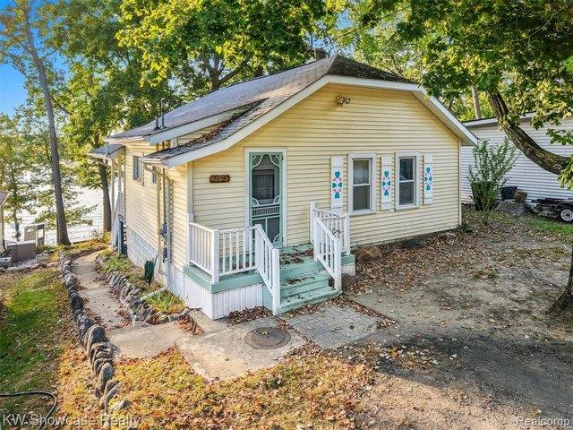 House for sale in Columbiaville, Michigan