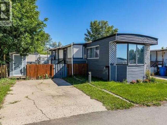 House for sale in Medicine Hat, Alberta