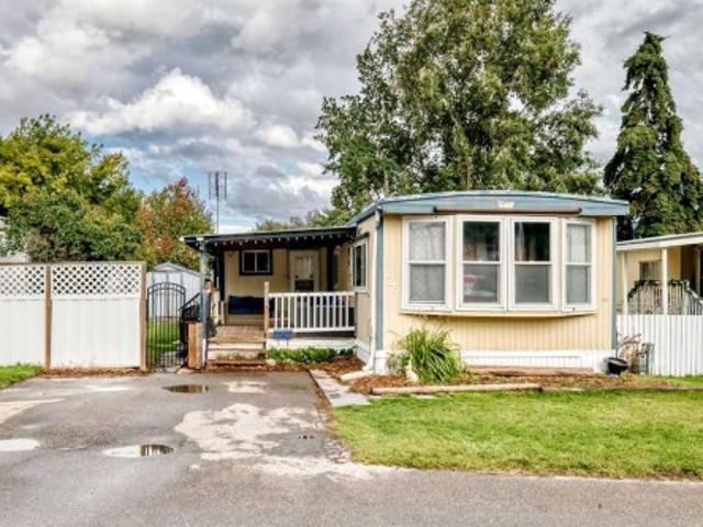House for sale in Red Carpet, Calgary