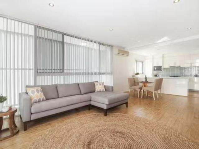 House for rent in Wollongong West, New South Wales