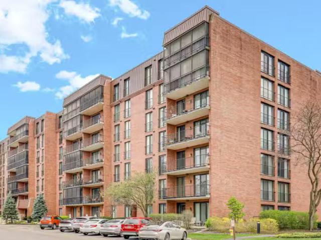 Condo for sale in Bedford Park