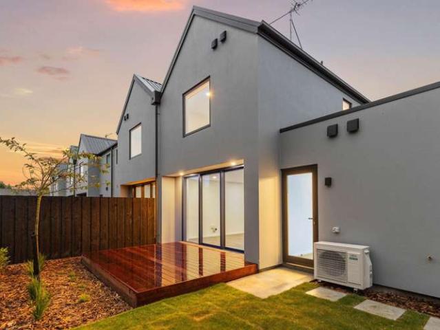 Townhouse for sale in Heathcote, Canterbury