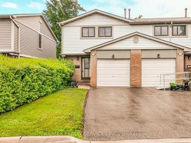 Townhouse for sale in Georgina, Ontario