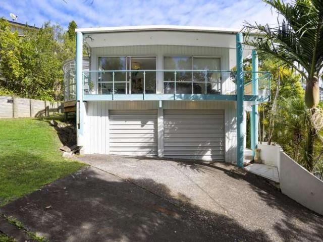 House for sale in Castor Bay