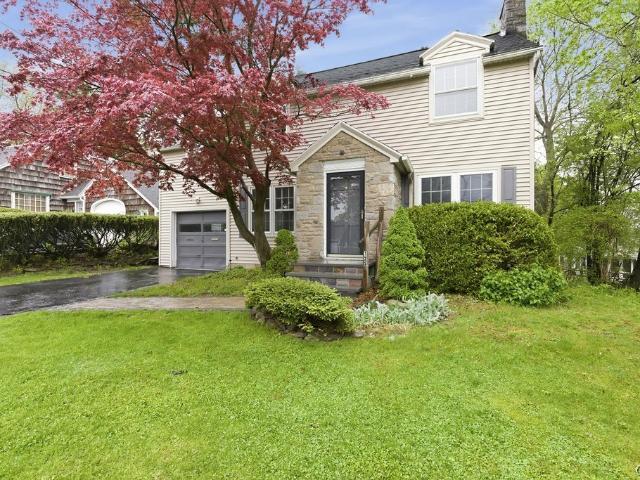 House for sale in Jamesville, New York