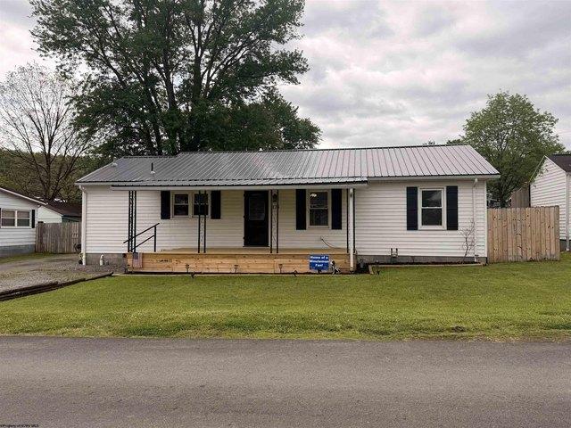 House for sale in Weston, West Virginia