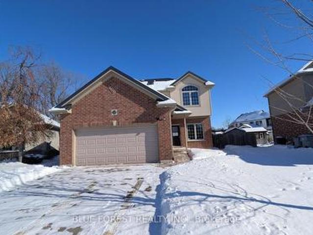 House for sale in Strathroy-caradoc, Ontario