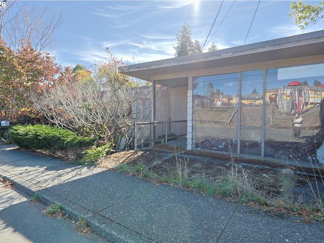 Commercial for sale in Coquille, Coos County