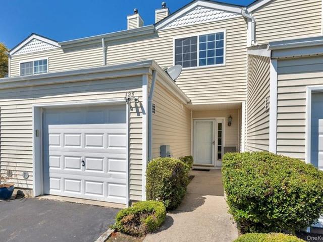 Condo for sale in Centereach, New York