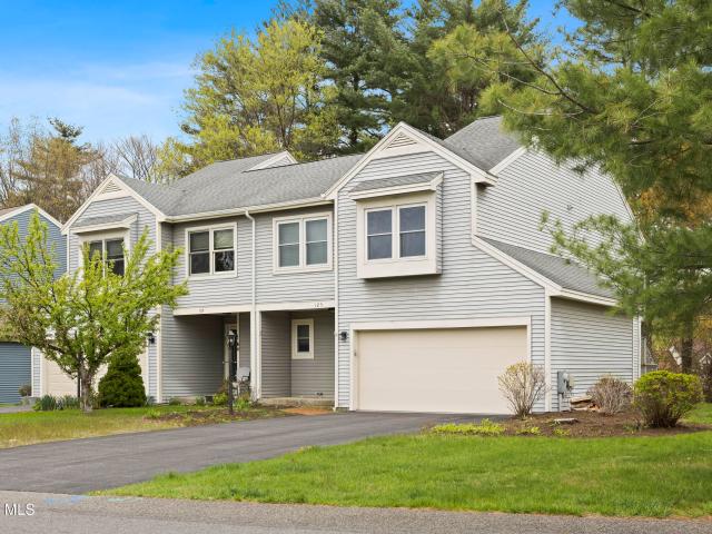 Townhouse for sale in Guilderland, New York