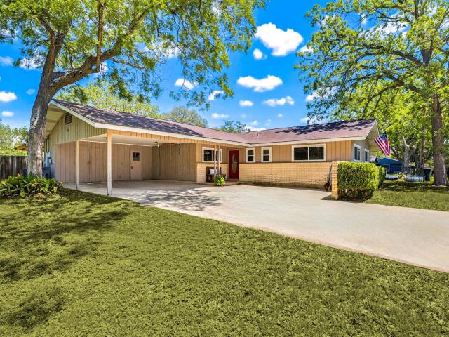 House for sale in Luling, Texas