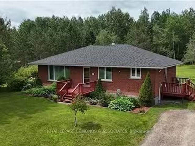 House for sale in Renfrew, Ontario